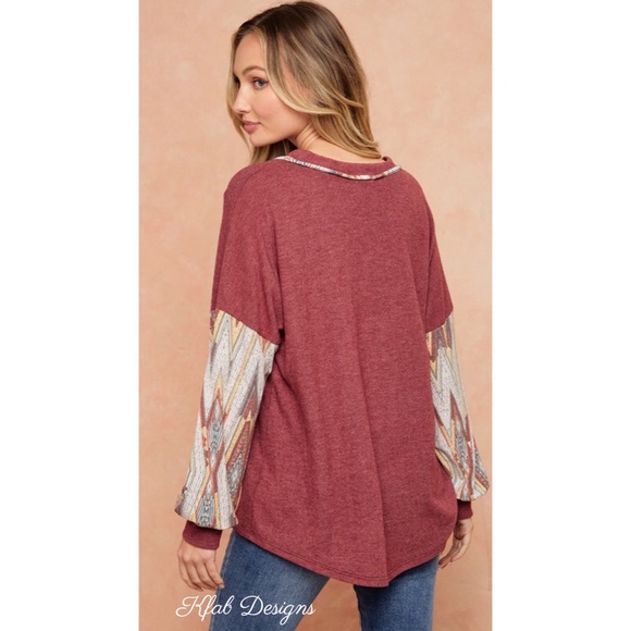❤️LAST 1! V Neck Aztec Detail Super Soft Sweatshirt Top! - Picture 9 of 9